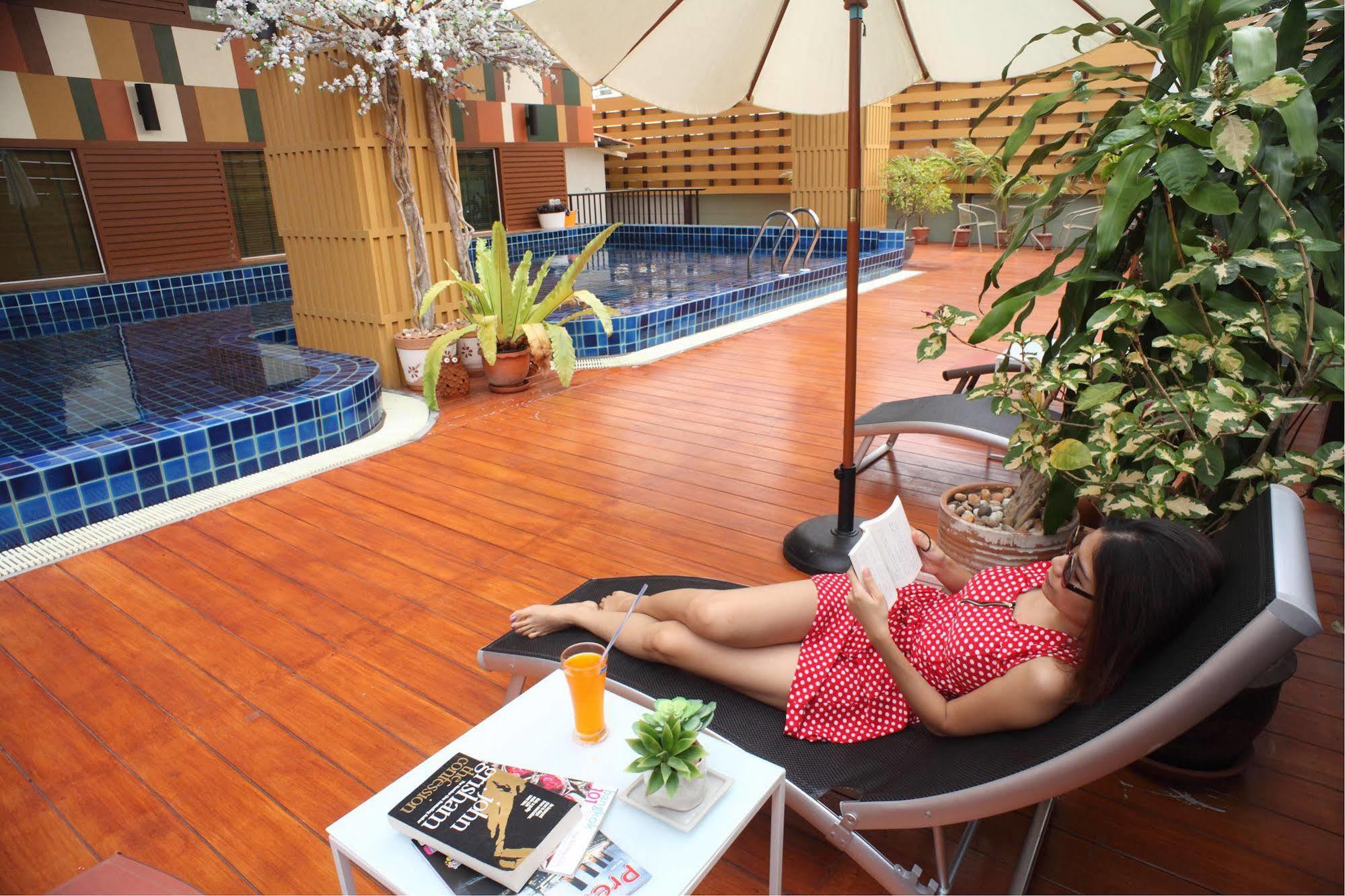 Prom Ratchada Hotel - Sha Plus Bangkok Esterno foto